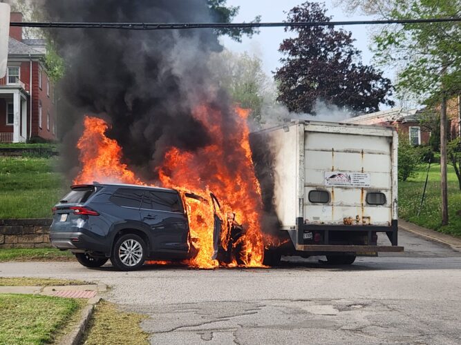 Drivers escape fiery crash in Lisbon